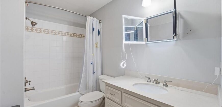 7060 N National Drive, Parkville, MO 64152