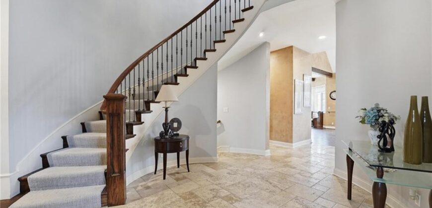 7060 N National Drive, Parkville, MO 64152