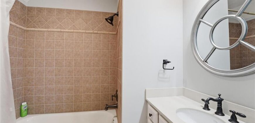 7060 N National Drive, Parkville, MO 64152