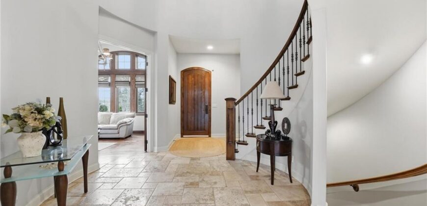 7060 N National Drive, Parkville, MO 64152