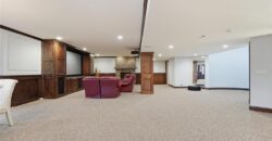7060 N National Drive, Parkville, MO 64152
