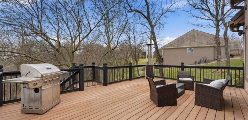 7060 N National Drive, Parkville, MO 64152