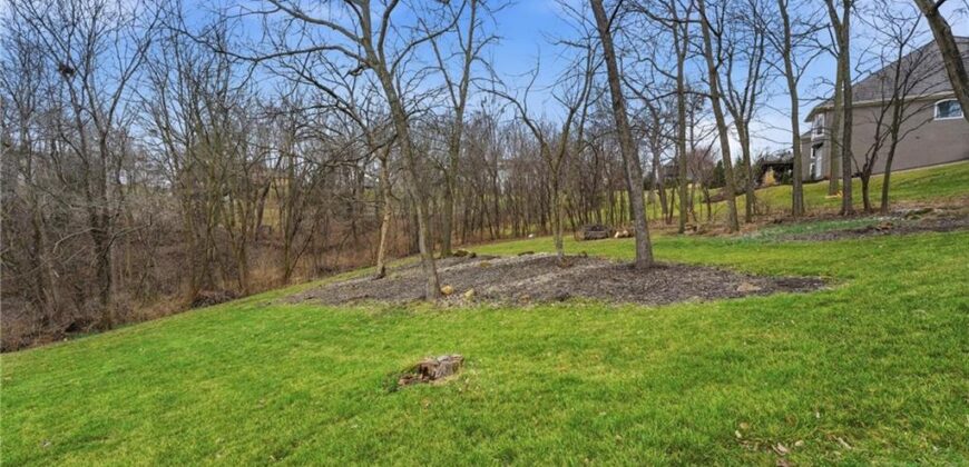 7060 N National Drive, Parkville, MO 64152