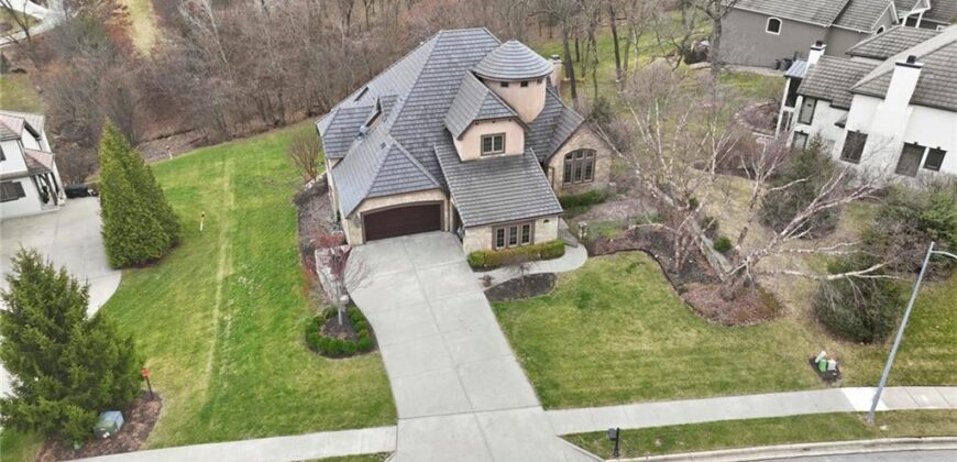 7060 N National Drive, Parkville, MO 64152