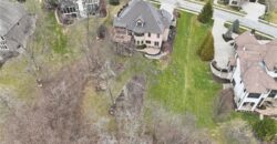 7060 N National Drive, Parkville, MO 64152