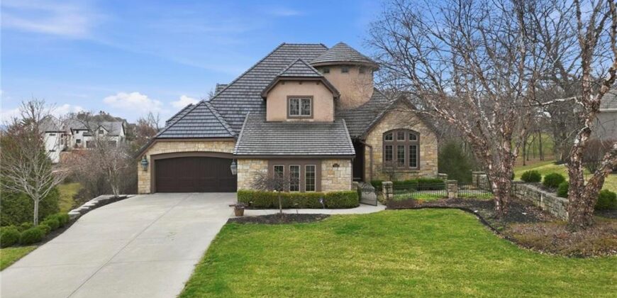 7060 N National Drive, Parkville, MO 64152