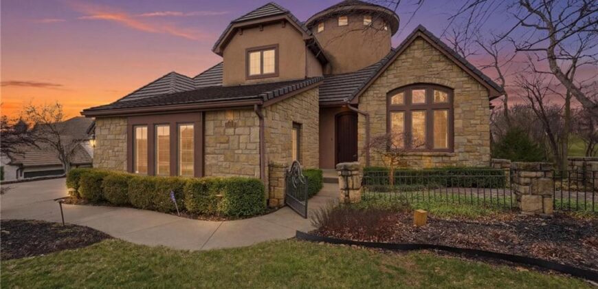 7060 N National Drive, Parkville, MO 64152