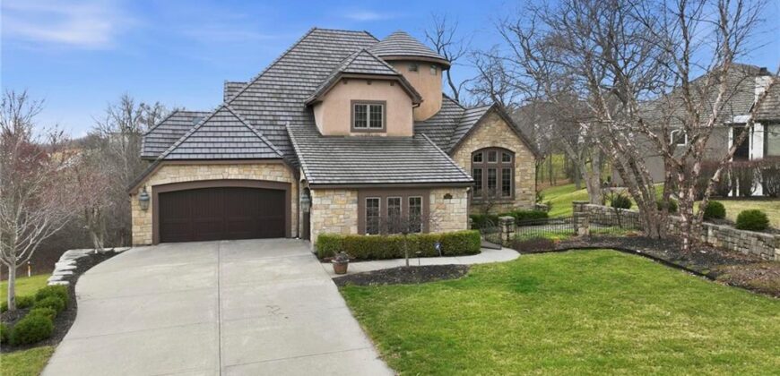 7060 N National Drive, Parkville, MO 64152