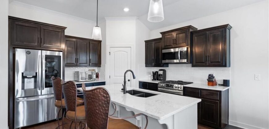 10715 N Fisk Avenue, Kansas City, MO 64154