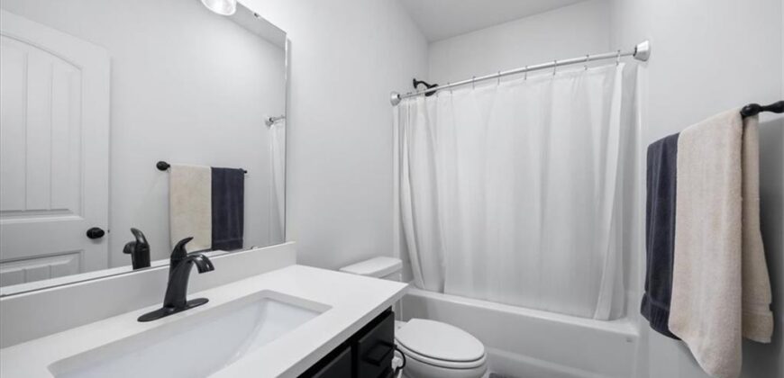 10715 N Fisk Avenue, Kansas City, MO 64154