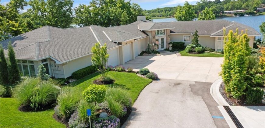223 NW North Shore Drive, Lake Waukomis, MO 64151