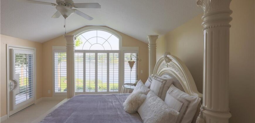 223 NW North Shore Drive, Lake Waukomis, MO 64151