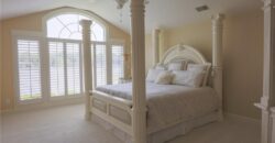 223 NW North Shore Drive, Lake Waukomis, MO 64151