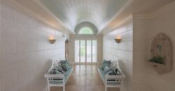 223 NW North Shore Drive, Lake Waukomis, MO 64151