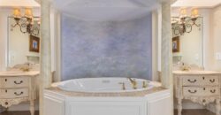 223 NW North Shore Drive, Lake Waukomis, MO 64151