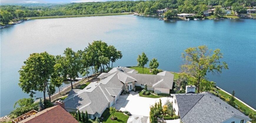 223 NW North Shore Drive, Lake Waukomis, MO 64151