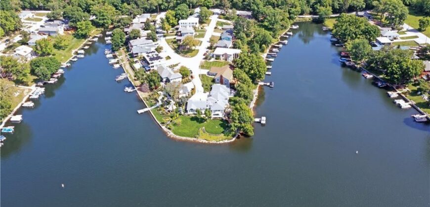 223 NW North Shore Drive, Lake Waukomis, MO 64151