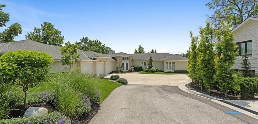 223 NW North Shore Drive, Lake Waukomis, MO 64151