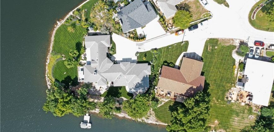 223 NW North Shore Drive, Lake Waukomis, MO 64151