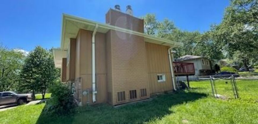 6494 Delta Avenue, Kansas City, MO 64151