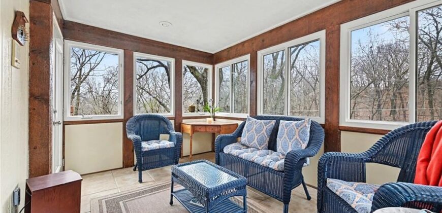5529 Sleepy Hollow Drive, Parkville, MO 64152