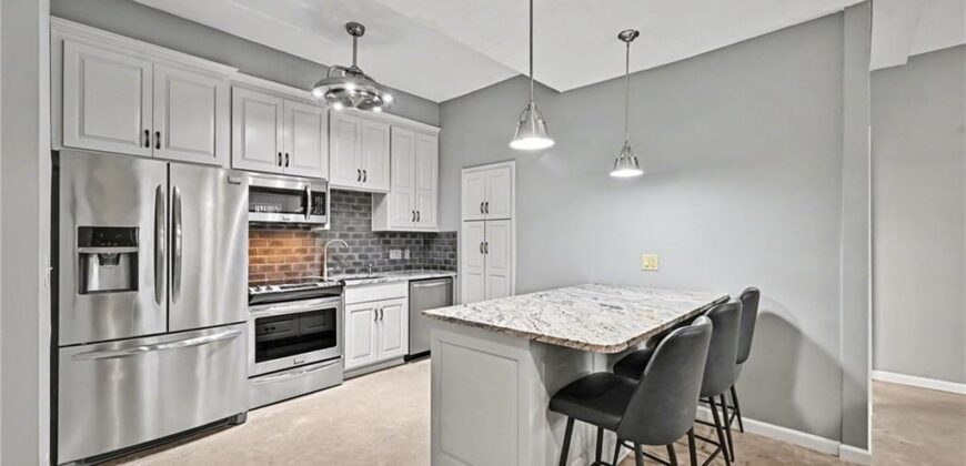 5529 Sleepy Hollow Drive, Parkville, MO 64152