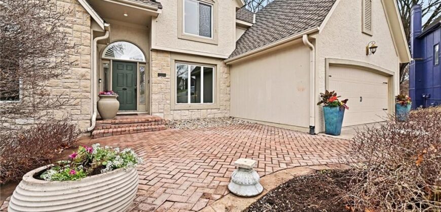 5529 Sleepy Hollow Drive, Parkville, MO 64152