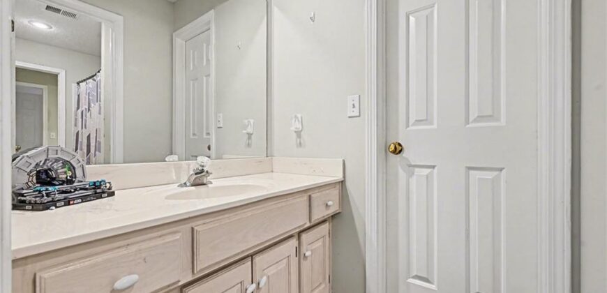 5529 Sleepy Hollow Drive, Parkville, MO 64152