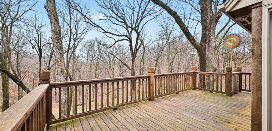 5529 Sleepy Hollow Drive, Parkville, MO 64152