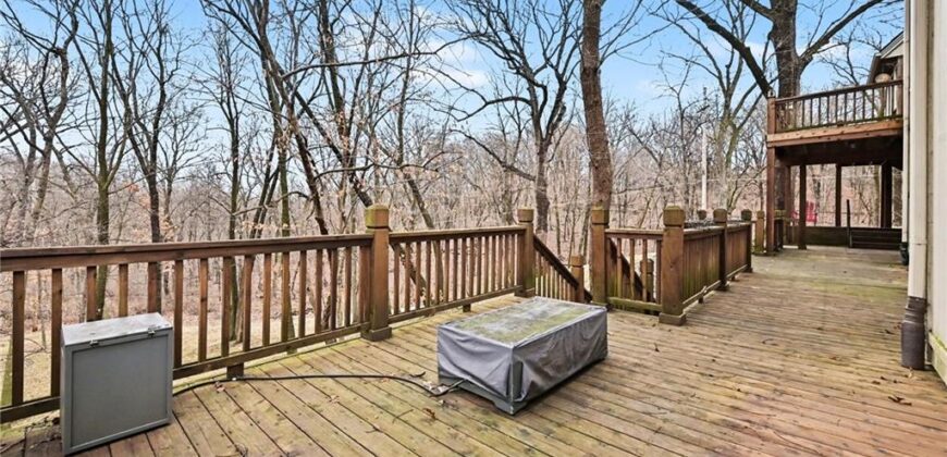 5529 Sleepy Hollow Drive, Parkville, MO 64152