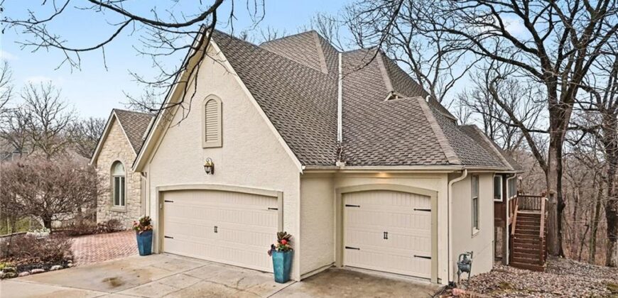 5529 Sleepy Hollow Drive, Parkville, MO 64152