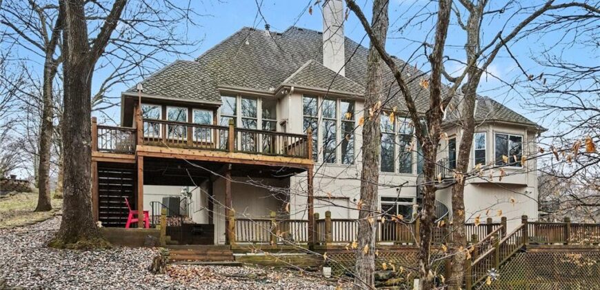 5529 Sleepy Hollow Drive, Parkville, MO 64152