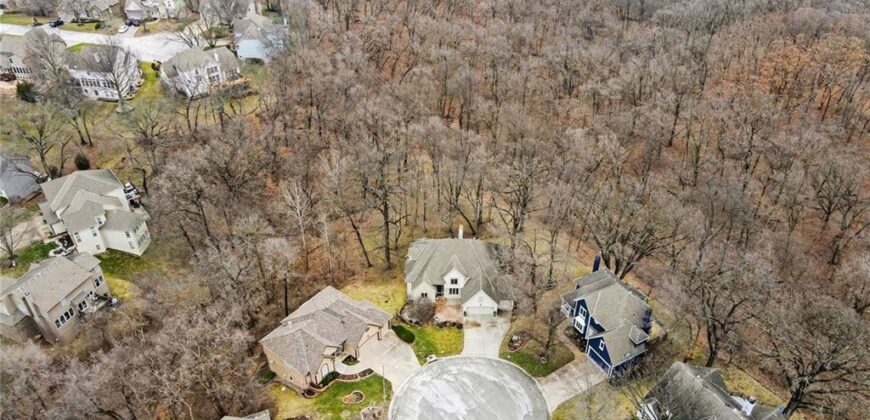 5529 Sleepy Hollow Drive, Parkville, MO 64152