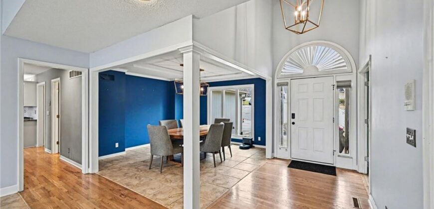 5529 Sleepy Hollow Drive, Parkville, MO 64152