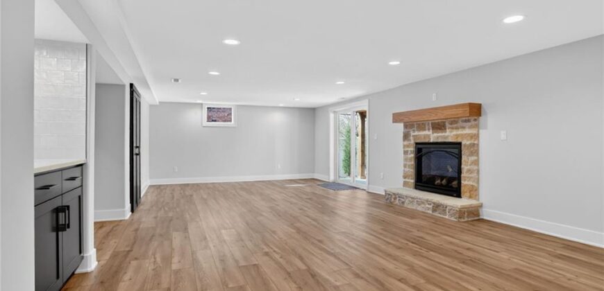 8206 NW Miami Street, Weatherby Lake, MO 64152