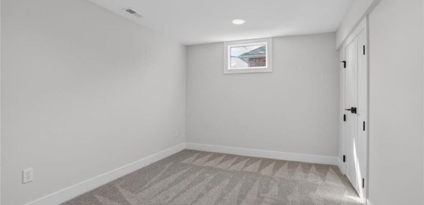 8206 NW Miami Street, Weatherby Lake, MO 64152