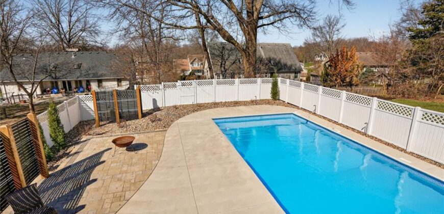 8206 NW Miami Street, Weatherby Lake, MO 64152