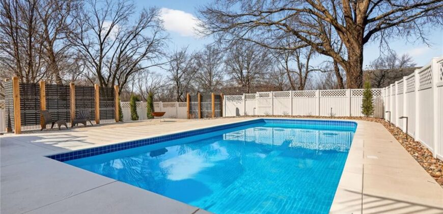 8206 NW Miami Street, Weatherby Lake, MO 64152