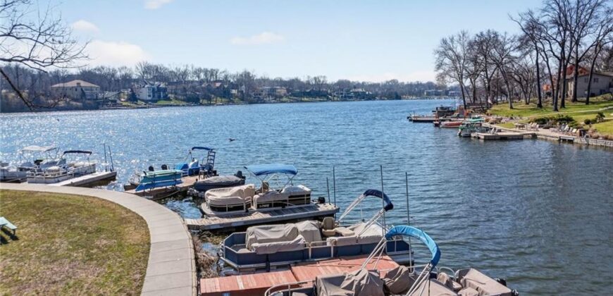 8206 NW Miami Street, Weatherby Lake, MO 64152