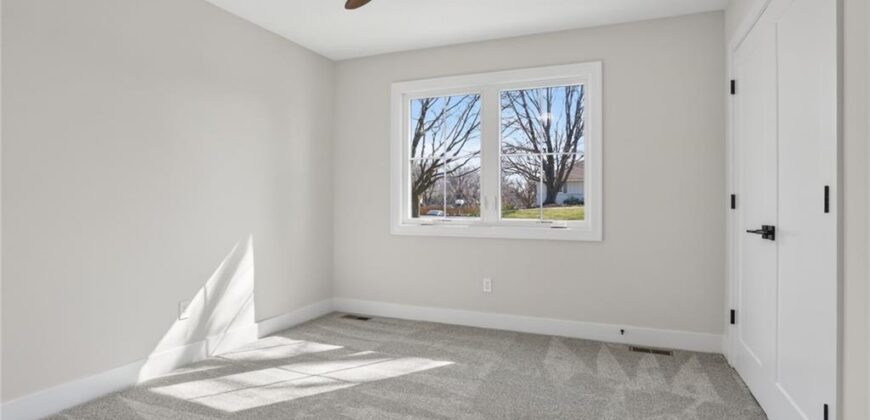 8206 NW Miami Street, Weatherby Lake, MO 64152