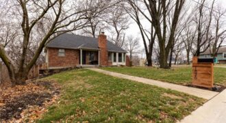 1826 NW WOODLAND Road, Riverside, MO 64150