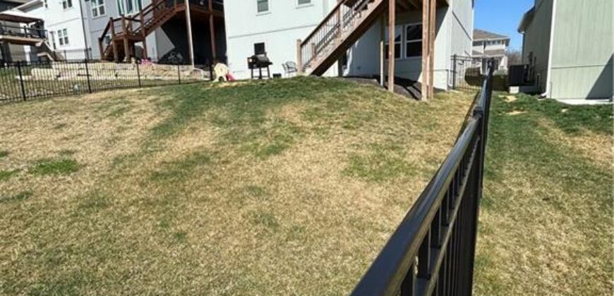 16083 Ryan Circle, Parkville, MO 64152