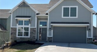 16083 Ryan Circle, Parkville, MO 64152