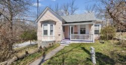 6 W 12th Street, Parkville, MO 64152