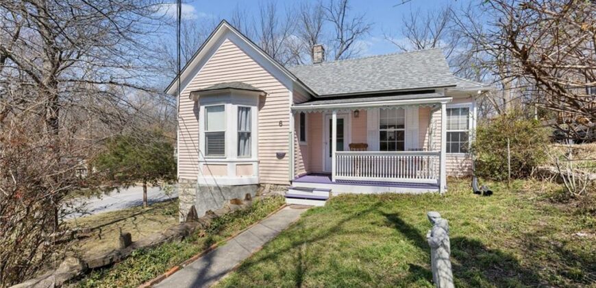 6 W 12th Street, Parkville, MO 64152