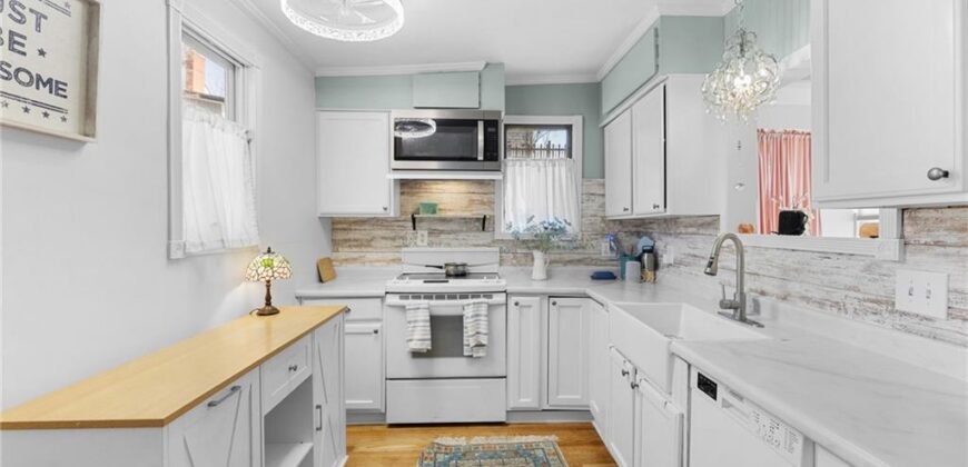 6 W 12th Street, Parkville, MO 64152