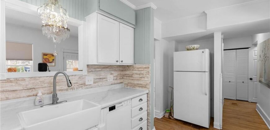 6 W 12th Street, Parkville, MO 64152