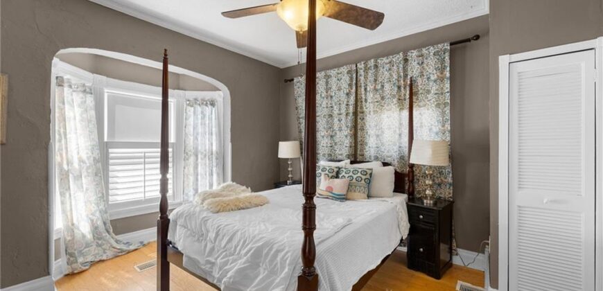 6 W 12th Street, Parkville, MO 64152