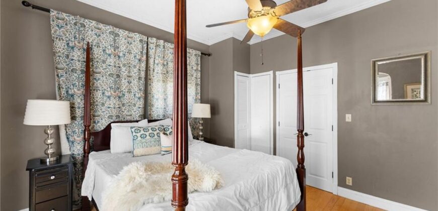 6 W 12th Street, Parkville, MO 64152