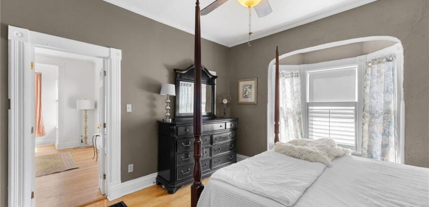 6 W 12th Street, Parkville, MO 64152